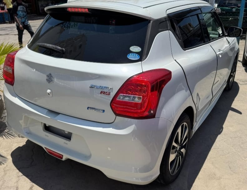 SWIFT HYBRID RS 1200CC 2018